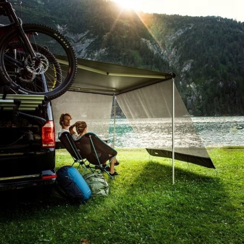 Thule Sun Blocker G2 front 480 x 500 cm